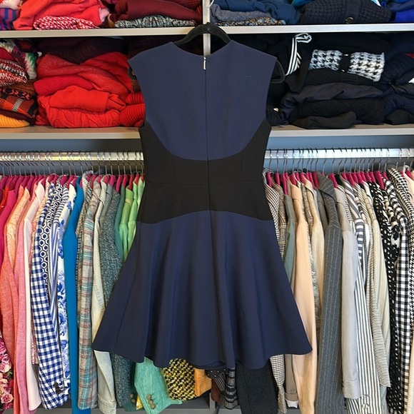 Kate Spade navy/black sleeveless back zipper/hook eye closure dress size 4 - Picture 3 of 3